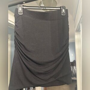 Banana Republic stretch skirt with ruching. Size XS. Black.